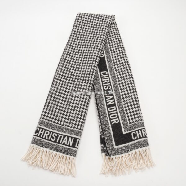 c9a8ed3e Bufanda DIOR