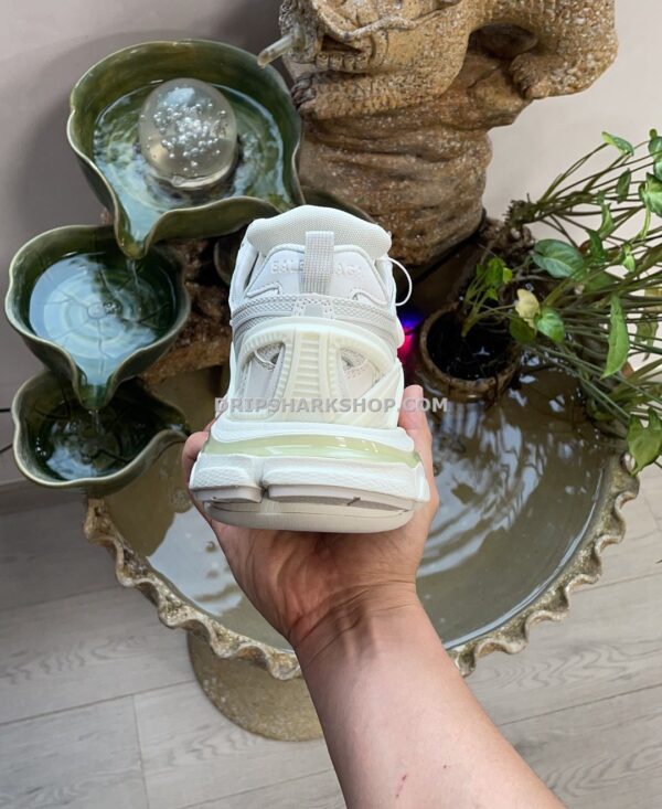 d05c3fea BALENCIAGA - Beige