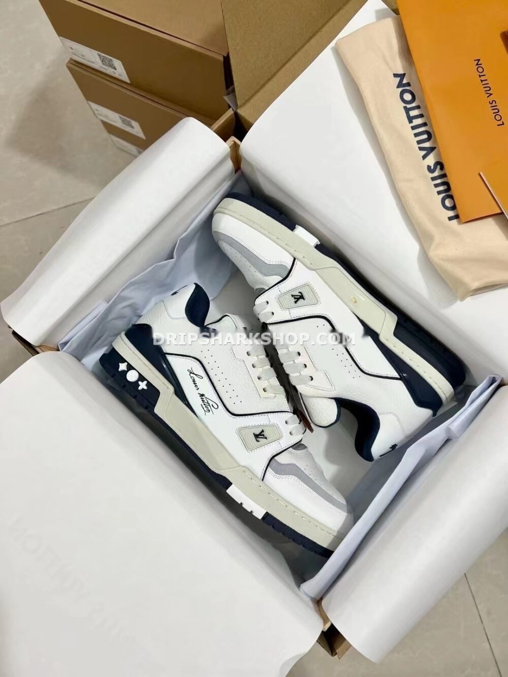 d1d59a06 Sneaker LV Trainer 2025