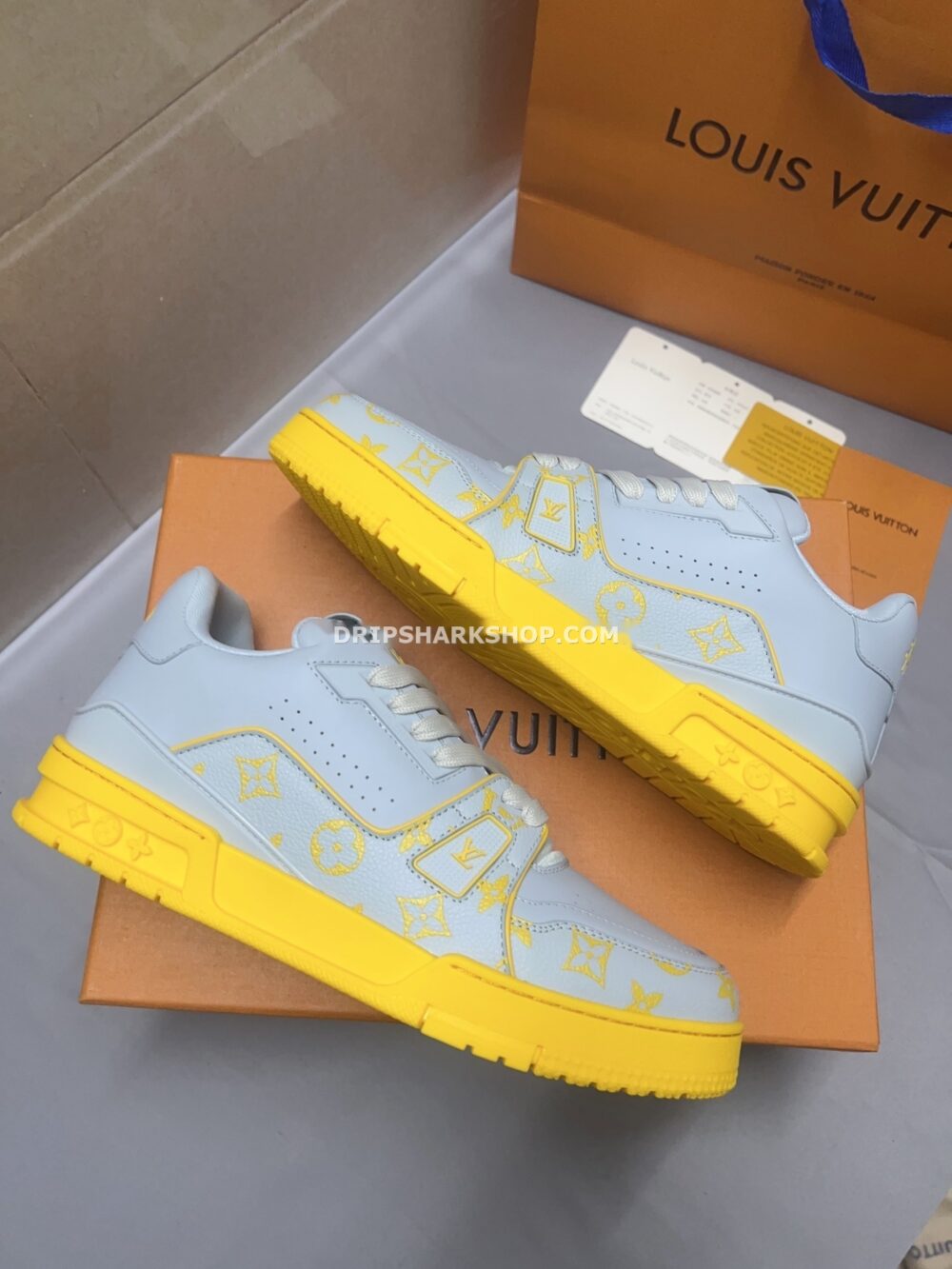 d5b208b3 Sneaker LV Trainer 2025