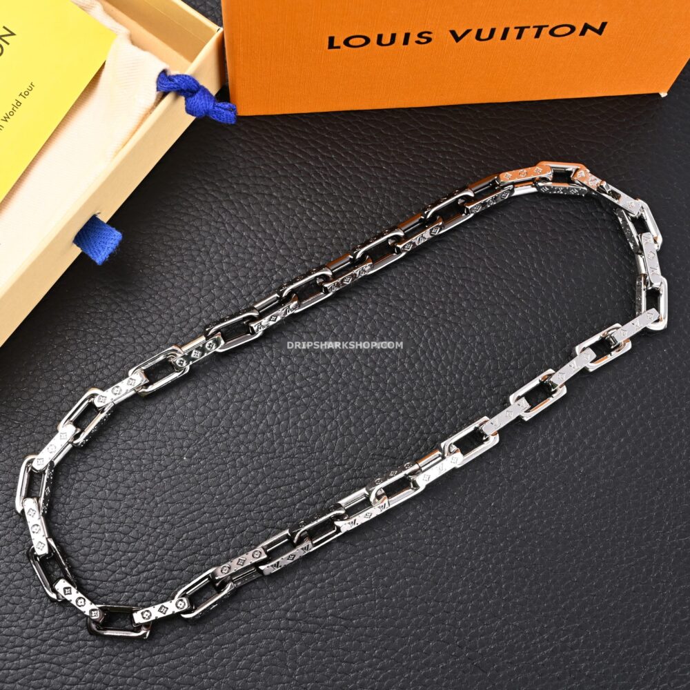 Necklace LOUIS VUITTON