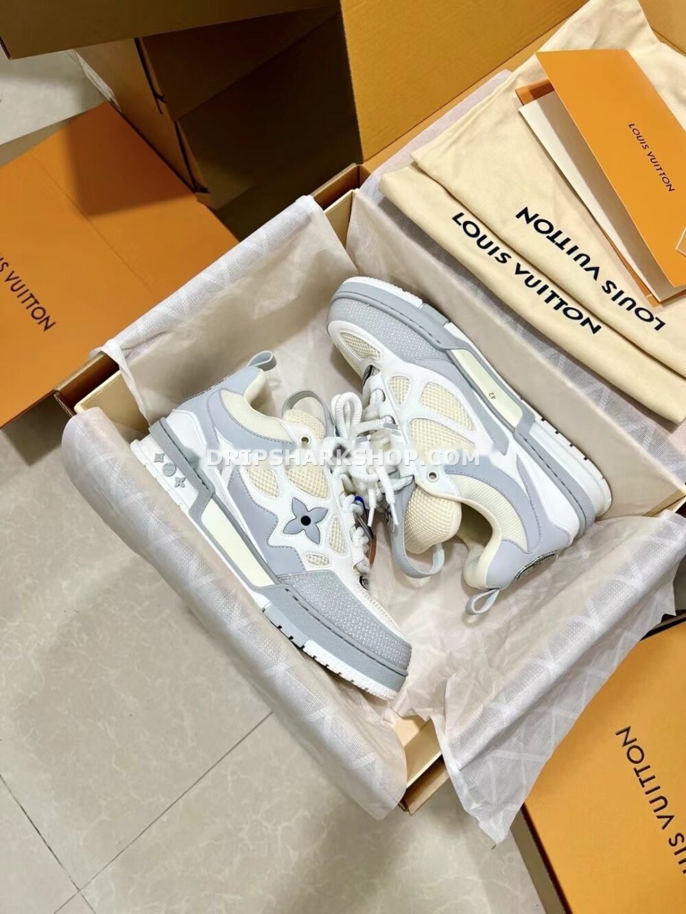 e24bf5a6 Sneaker LV Trainer 2025