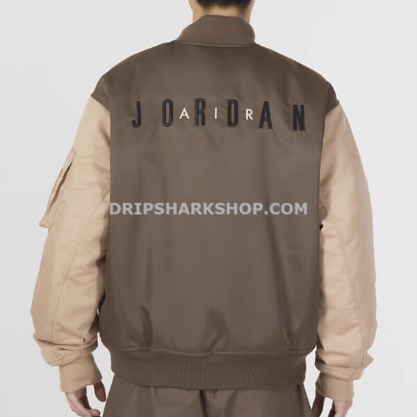 NIKE JACKET - Marrón