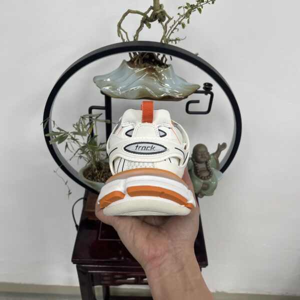 fd855f63 BALENCIAGA - Beige