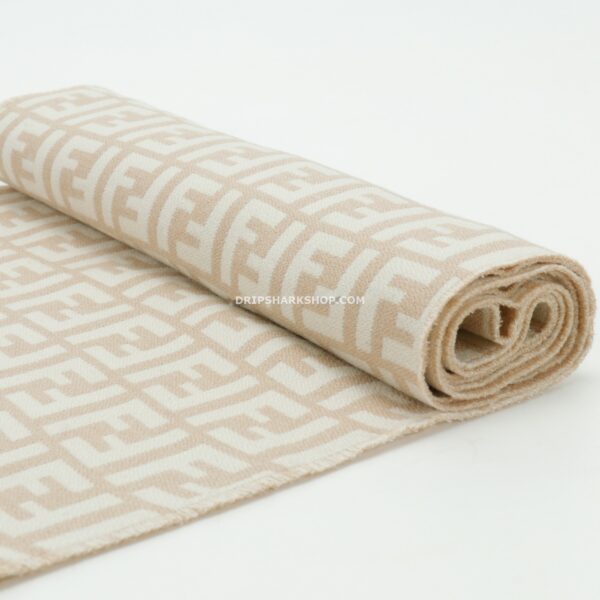 fdb4386a Bufanda FENDI