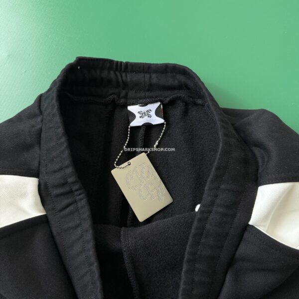 41638356-scaled-1 Pantalones cortos Mertra