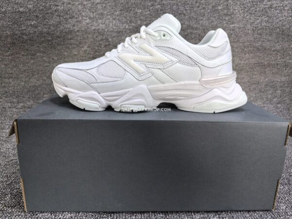 Zapatillas New Balance 9060 Triple White