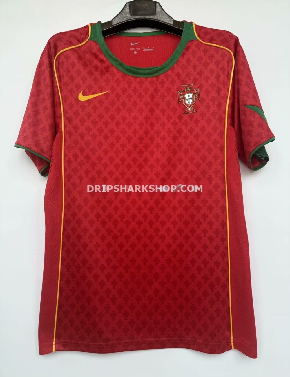 Camiseta local Portugal 2004-2005