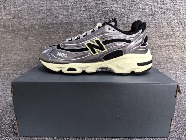 8c40c969-scaled-1 Zapatillas NB 1000 Silver Metallic/Black