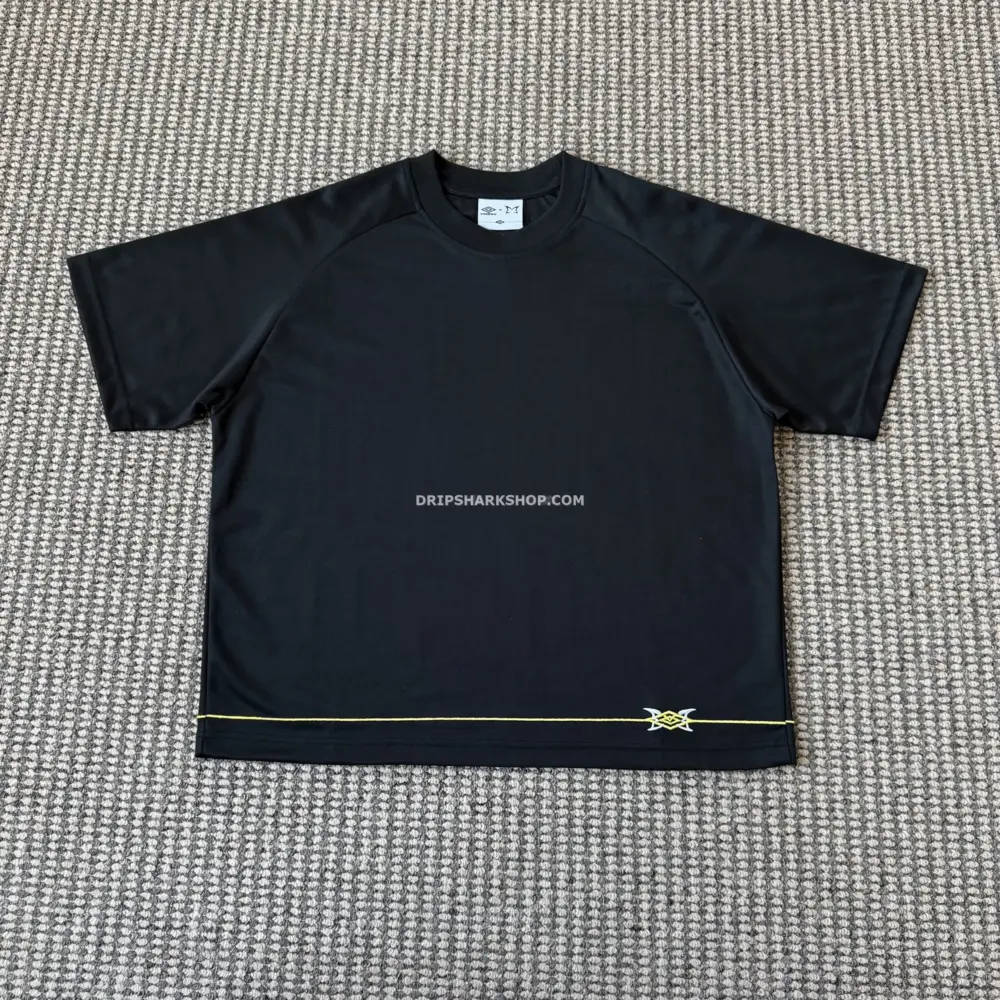 Camiseta Mertra negra