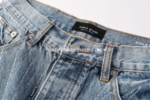 c73c8f89 Vaqueros cortos Purple Brand