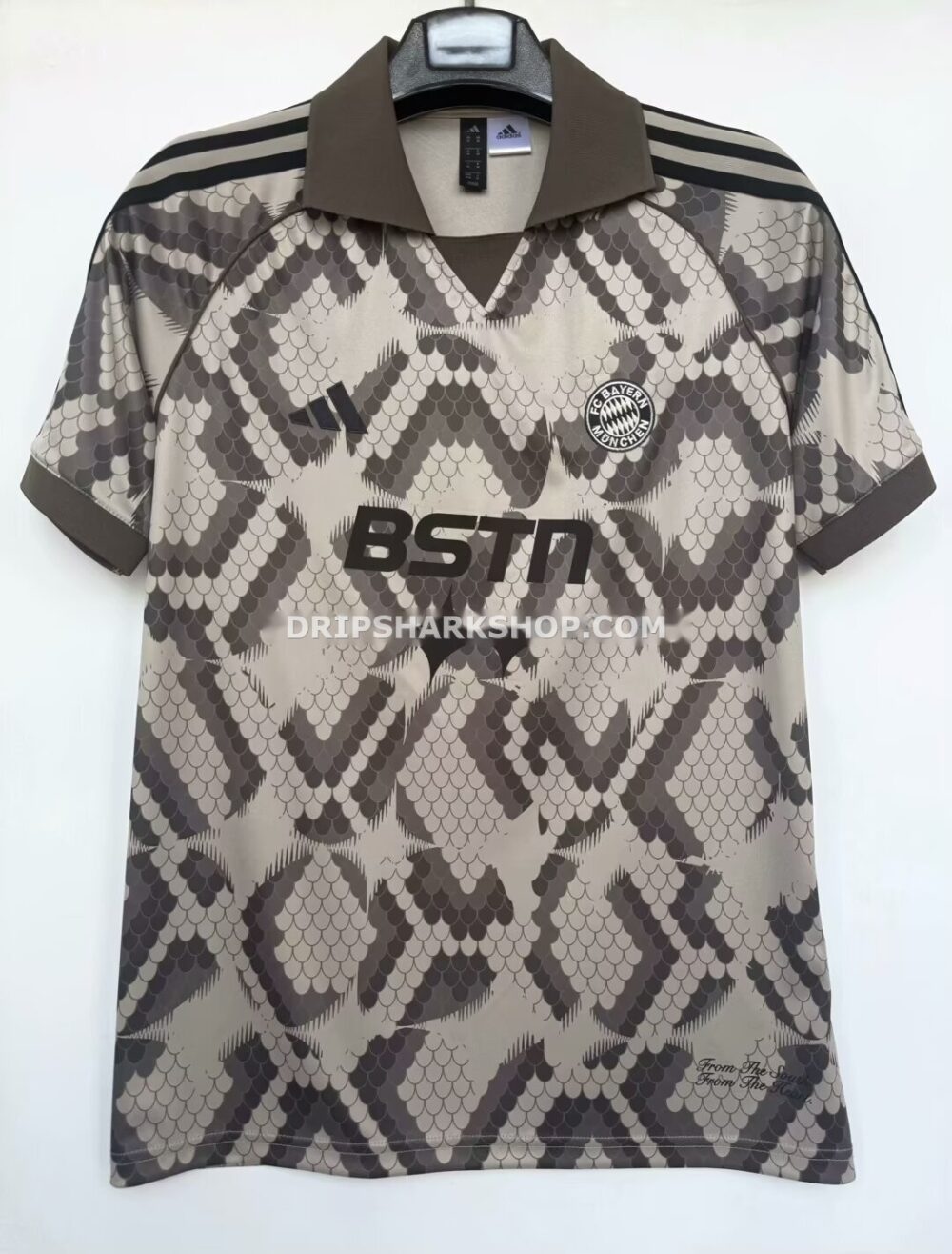 Camiseta Adidas Bayern Munich piel de serpiente