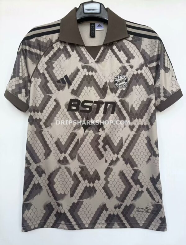 Camiseta Adidas Bayern Munich piel de serpiente