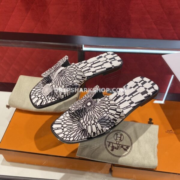 Sandalias Hermes - Oran estampado «Op'H» blanco y negro