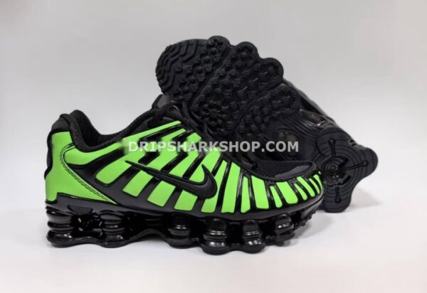 NIKE SHOX CAMALEÓN
