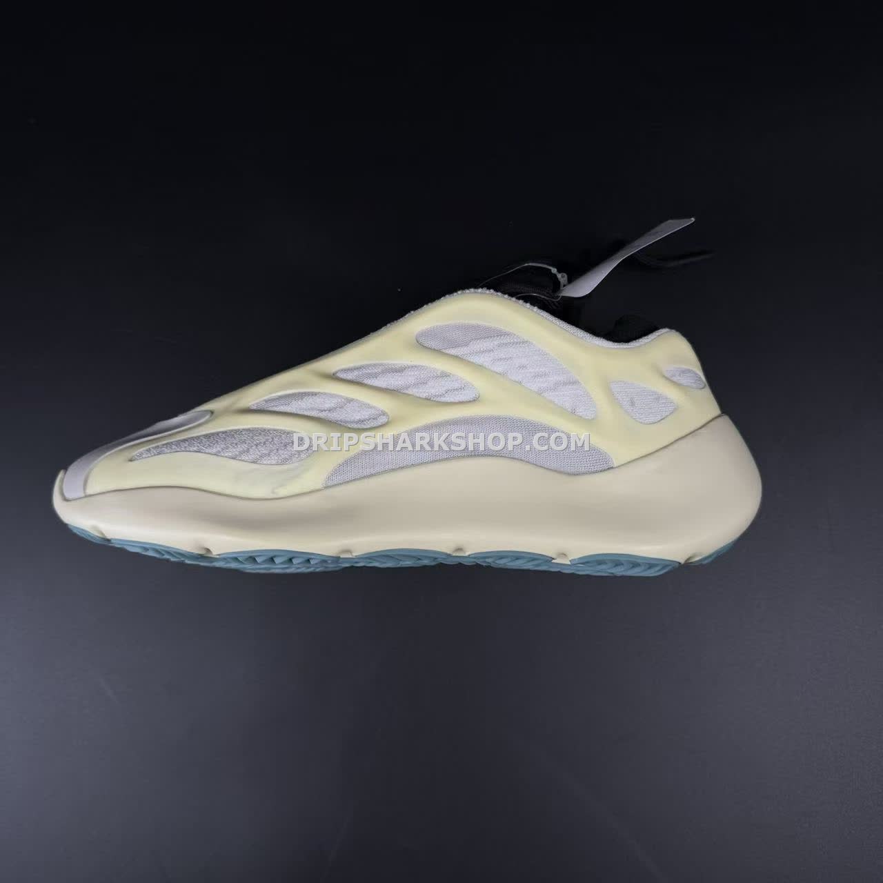 YEEZY 700 V3 Safflower - Imagen 5