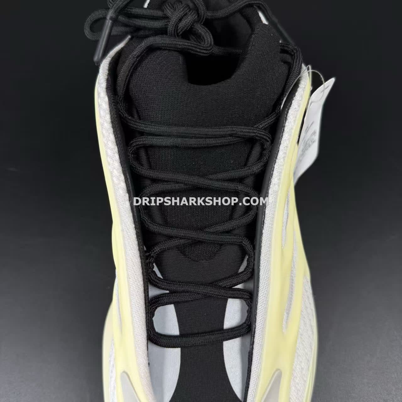 YEEZY 700 V3 Safflower - Imagen 4
