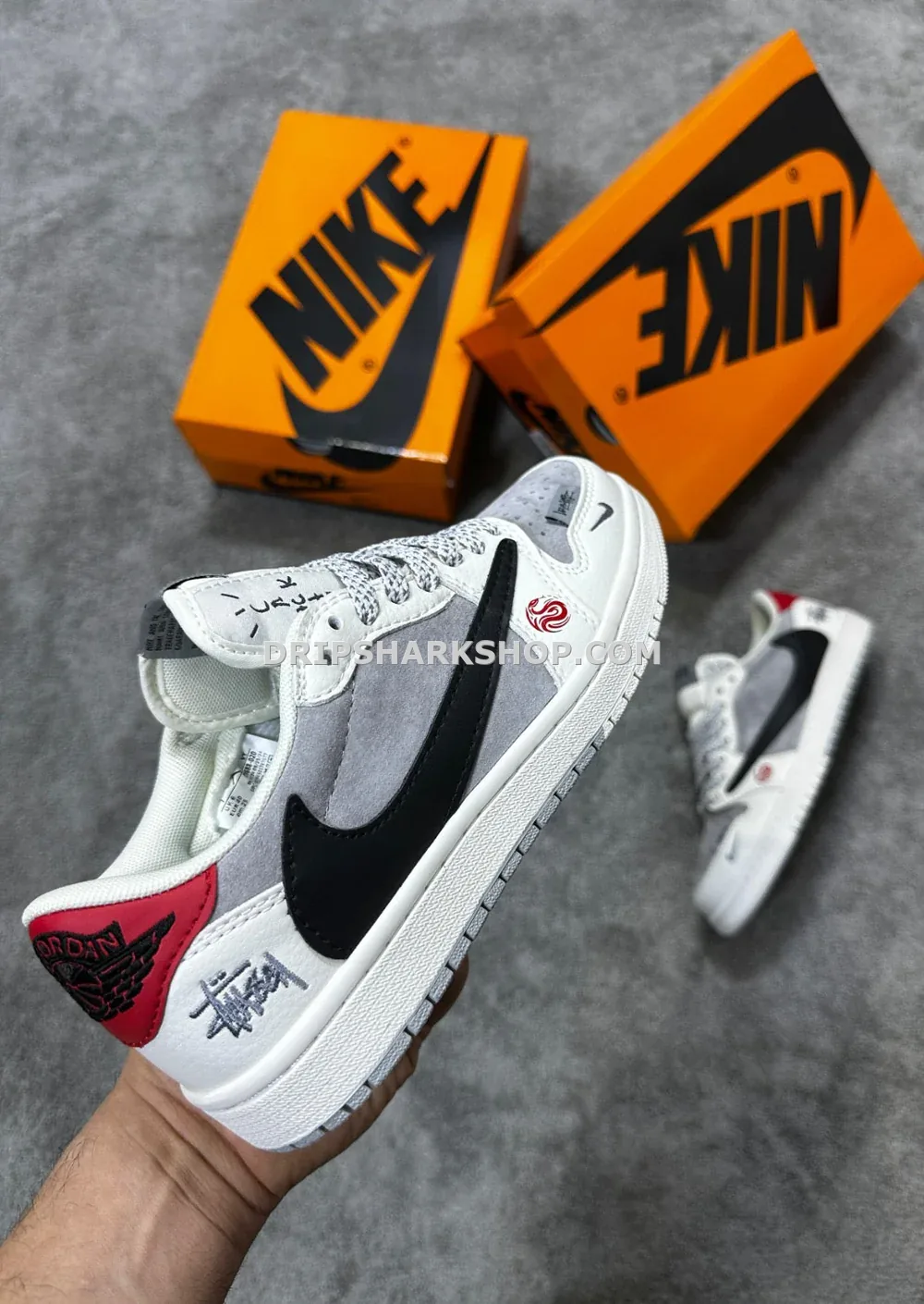 Travis Scott x Air Jordan 1 Low OG en colaboración con Stüssy